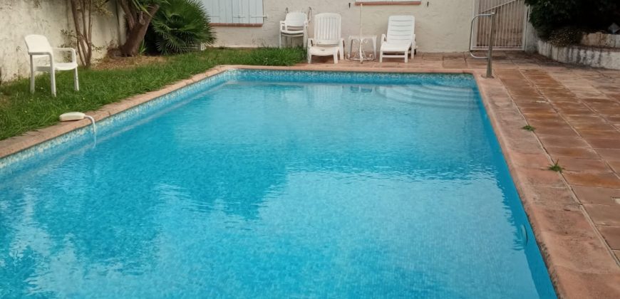 Réf MART/1. VALLAURIS, Charmant Studio meublé climatisé rénové, 24.22 + 9.50m² loggia, RDC exposition Sud avec Parking