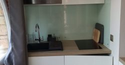 Réf MART/1. VALLAURIS, Charmant Studio meublé climatisé rénové, 24.22 + 9.50m² loggia, RDC exposition Sud avec Parking