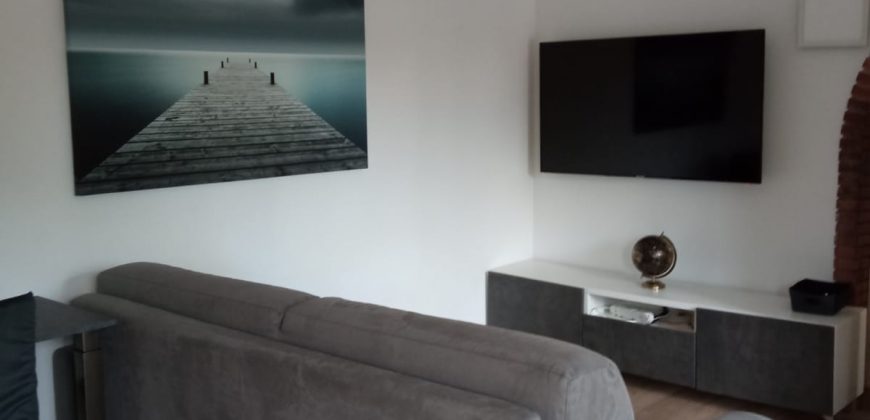 Réf MART/1. VALLAURIS, Charmant Studio meublé climatisé rénové, 24.22 + 9.50m² loggia, RDC exposition Sud avec Parking