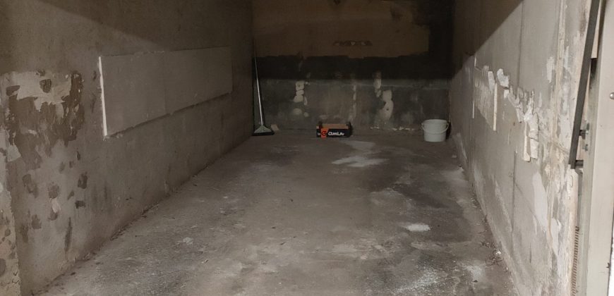 JOUT/1 – GOLFE JUAN, Box fermé 15m² en sous-sol sécurisée dans le centre de Golfe Juan