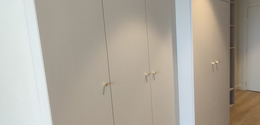 PARM/1 – Golfe Juan, Studio front de mer Vide, 33.33m² climatisé entièrement rénové, presta haut de gamme, PK sécurisé