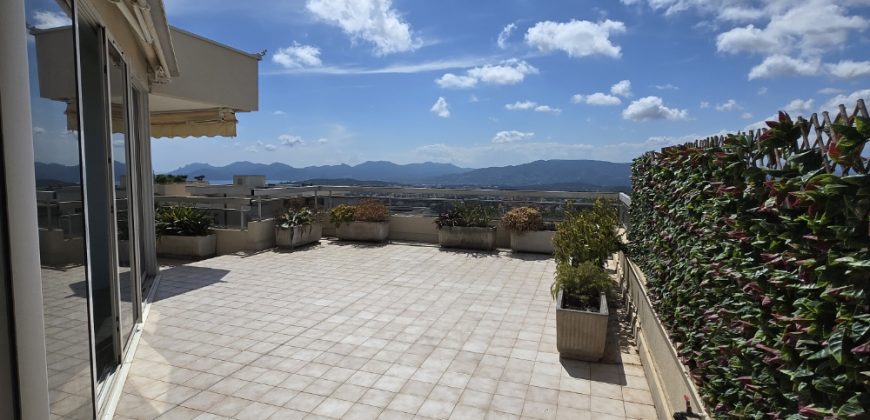 DEM/1 – Mougins, Voie Julia, Spacieux 4P Vide de standing, dernier étage vue panoramique, 2 PK ext&rsquo; sécu