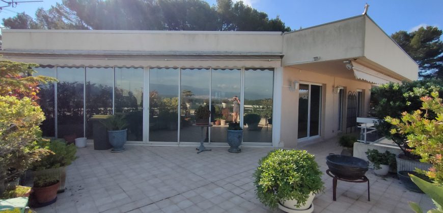 DEM/1 – Mougins, Voie Julia, Spacieux 4P Vide de standing, dernier étage vue panoramique, 2 PK ext&rsquo; sécu