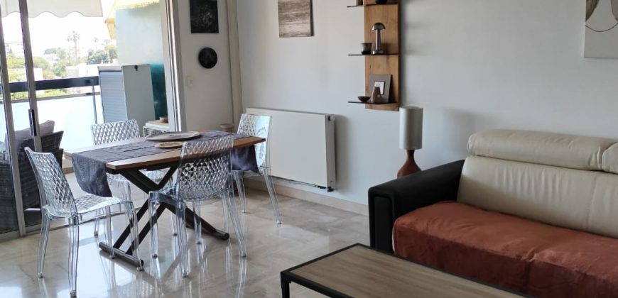 LOUCH/1 – Golfe Juan, Magnifique 2P Meublé climatisé rénové 51.19m², 3ème étage, Sud, 16M² Terrasse, Pk sécu