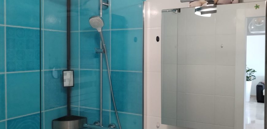 LOUCH/1 – Golfe Juan, Magnifique 2P Meublé climatisé rénové 51.19m², 3ème étage, Sud, 16M² Terrasse, Pk sécu