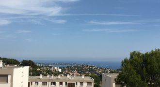 BOUL/1 – Vallauris Charmant 3P Vide 63.92m², 3ème étage sans ascenseur, expo Sud Vue Mer, cave et parking