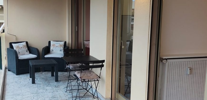 DHAU/1 – Centre de Golfe Juan, Spacieux 2P Meublé 50.81m² 6ème étage vue mer expo Sud, Pk et Cave