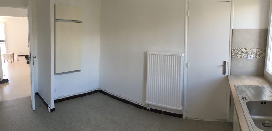 BOUL/1 – Vallauris Charmant 3P Vide 63.92m², 3ème étage sans ascenseur, expo Sud Vue Mer, cave et parking