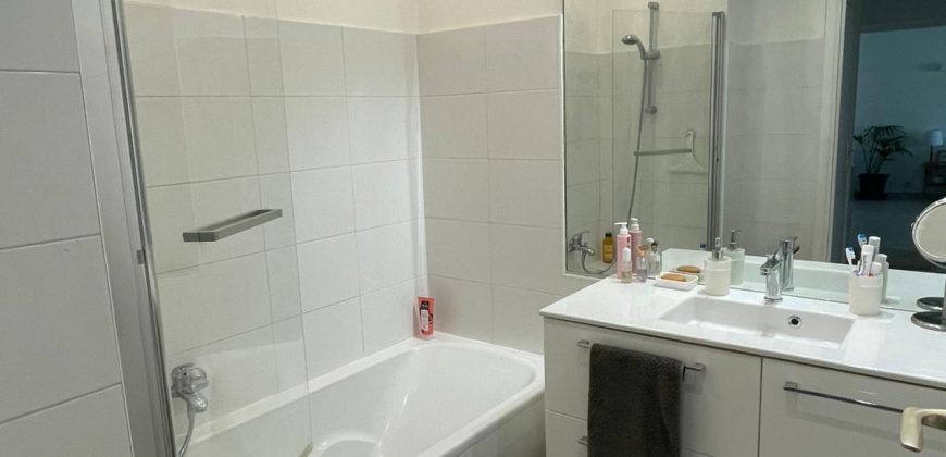 DETR/1 – Cannes, Magnifique 2P meublé 55.31m², 2ème étage climatisé, expo Ouest vue Parc végétalisé, piscine, gardien,avec Garage et Cave