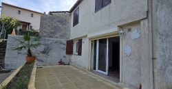 HAL/1 – Vallauris, Situé en bas de maison individuelle, 2P Vide 46.57m² traversant, terrasse privative et deux stationnements extérieurs sécurisés