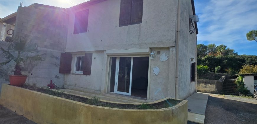 HAL/1 – Vallauris, Situé en bas de maison individuelle, 2P Vide 46.57m² traversant, terrasse privative et deux stationnements extérieurs sécurisés