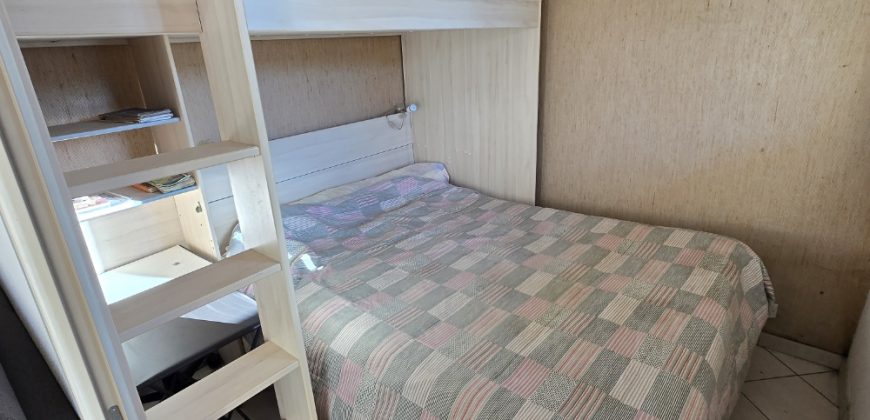 TOURN/1 – Golfe Juan, Charmant 2P meublé climatisé de 25.02m², expo Ouest, 2ème étage sans ascenseur, Pk ext sécu