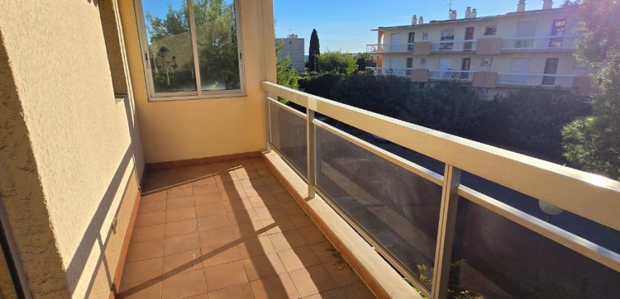 TOURN/1 – Golfe Juan, Charmant 2P meublé climatisé de 25.02m², expo Ouest, 2ème étage sans ascenseur, Pk ext sécu