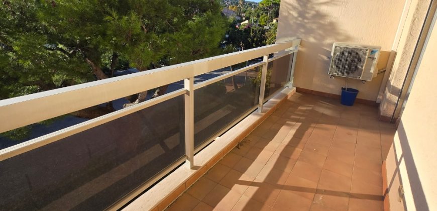 TOURN/1 – Golfe Juan, Charmant 2P meublé climatisé de 25.02m², expo Ouest, 2ème étage sans ascenseur, Pk ext sécu