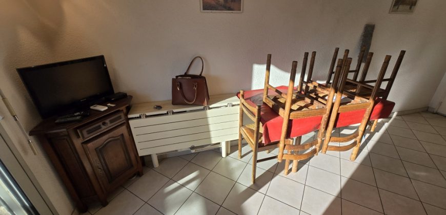 TOURN/1 – Golfe Juan, Charmant 2P meublé climatisé de 25.02m², expo Ouest, 2ème étage sans ascenseur, Pk ext sécu