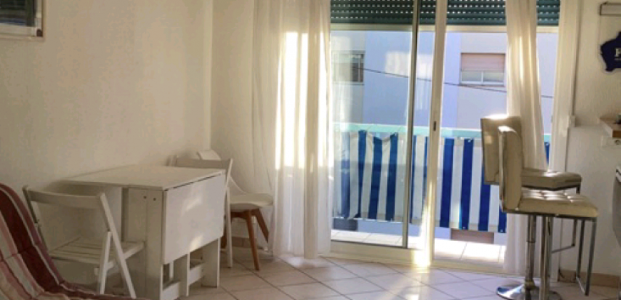 MORE/1 – Golfe Juan, Charmant 2P Meublé 29.72m², 2ème étage, terrasse expo Ouest, proche centre ville