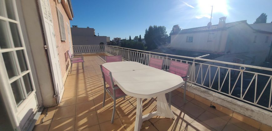 Maison 5P jardin + Appartement 3P parking cave Golfe Juan
