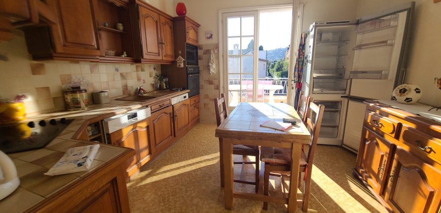 Maison 5P jardin + Appartement 3P parking cave Golfe Juan