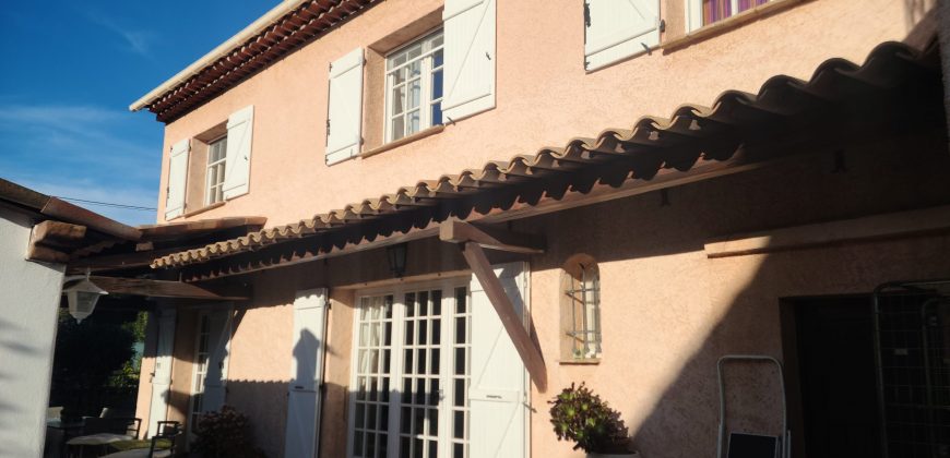 Maison 5P jardin + Appartement 3P parking cave Golfe Juan