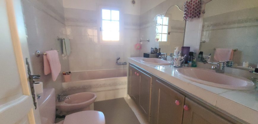 Maison 5P jardin + Appartement 3P parking cave Golfe Juan