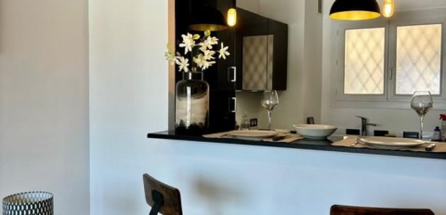 PROV/1 – Cannes secteur Broussailles, Spacieux 2P meublé climatisé rénové 42m² 5ème étage balcon expo Ouest