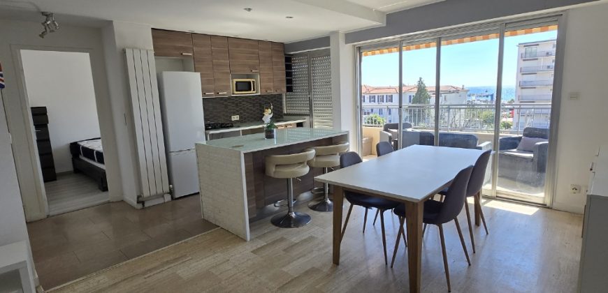 MAC/1 – Spacieux 2P meublé, climatisé, 43.92m², 3ème étage, bel aperçu mer plein Sud, proche centre ville