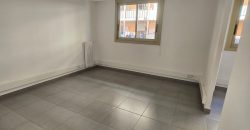 LER/LC – Golfe Juan, Spacieux appartement OU local commercial, 97.17m², vide, 1er étage, Traversant