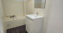 LER/LC – Golfe Juan, Spacieux appartement OU local commercial, 97.17m², vide, 1er étage, Traversant