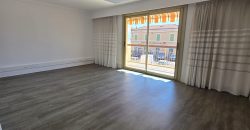 LER/LC – Golfe Juan, Spacieux appartement OU local commercial, 97.17m², vide, 1er étage, Traversant