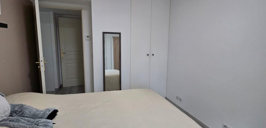 SCARCS/1 – Location étudiante à Vallauris, 2P meublé climatisé 36m² 1er ét. expo Ouest, avec PK en sous-sol
