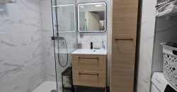 SCARCS/1 – Location étudiante à Vallauris, 2P meublé climatisé 36m² 1er ét. expo Ouest, avec PK en sous-sol