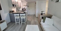 SCARCS/1 – Location étudiante à Vallauris, 2P meublé climatisé 36m² 1er ét. expo Ouest, avec PK en sous-sol