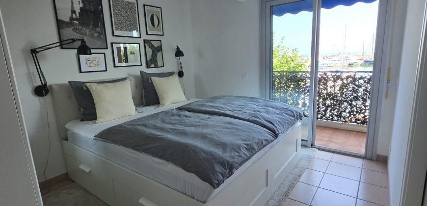 A Vendre, Front de Mer, Spacieux 2P 51.67m² très bon état, Traversant, 2ème ét. Ascenseur, garage 20.73m² de plain pied