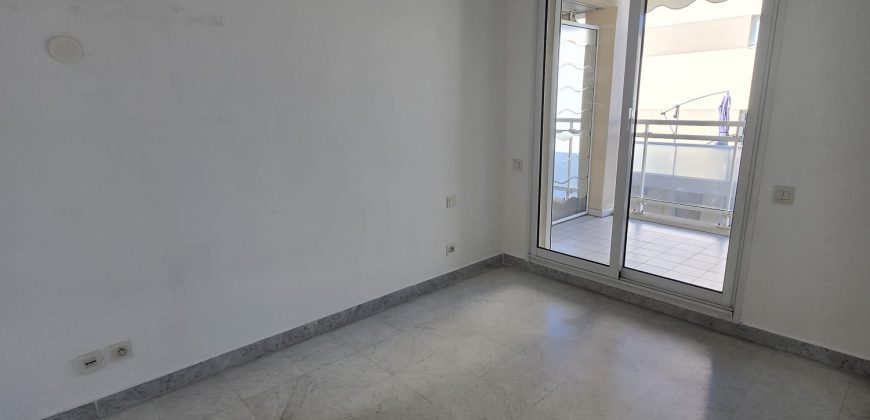 ULS/205 – GOLFE JUAN, Front de Mer Charmant 3P Vide 56.09m², 2ème ét. Expo Sud vue sur Port C. Rayon, garage