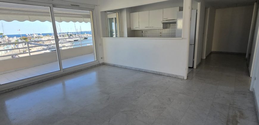 ULS/205 – GOLFE JUAN, Front de Mer Charmant 3P Vide 56.09m², 2ème ét. Expo Sud vue sur Port C. Rayon, garage