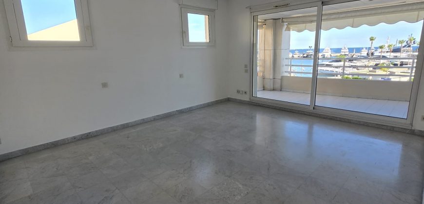ULS/205 – GOLFE JUAN, Front de Mer Charmant 3P Vide 56.09m², 2ème ét. Expo Sud vue sur Port C. Rayon, garage