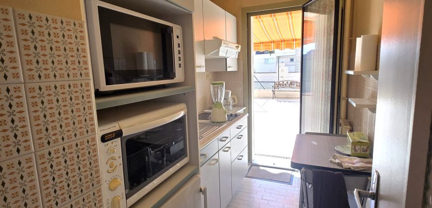 SAIN/1 – Golfe Juan, Charmant 2P meublé 35.60m² 1er étage, terrasse Sud 47.66m², Garage privatif