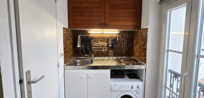 ARF/22 – Golfe Juan, Charmant Studio meublé 18.03m² climatisé 3ème Et. sans ascenseur, Front de Mer