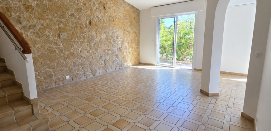 LAND/1 – Antibes secteur Fontmerle, 3P Duplex Vide 98.07²m climatisé rénové, RDJ Expo Sud, 2 PK