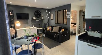 ARI/1 – Golfe Juan Centre Ville, Charmant Studio + Coin nuit 33.72m² Meublé, climatisé, RDJ Nord Ouest avec Cave