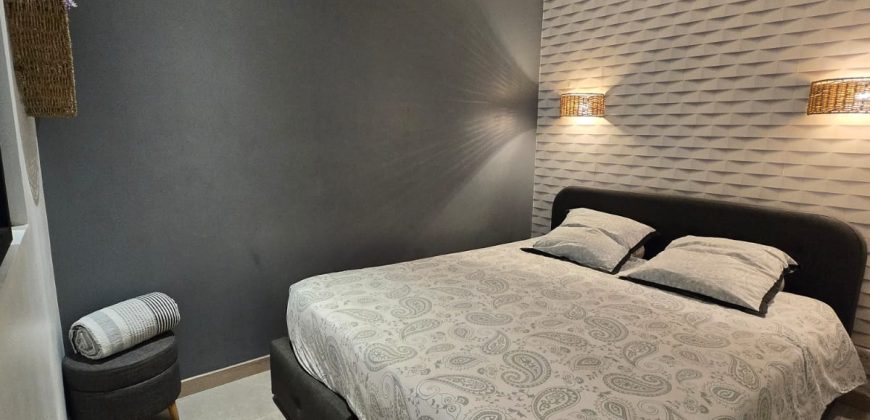 ARI/1 – Golfe Juan Centre Ville, Charmant Studio + Coin nuit 33.72m² Meublé, climatisé, RDJ Nord Ouest avec Cave