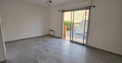 CHIL/1 – Vallauris, Charmant studio vide repeint 26.83m² 1er ét. Expo Est, Cave + Parking