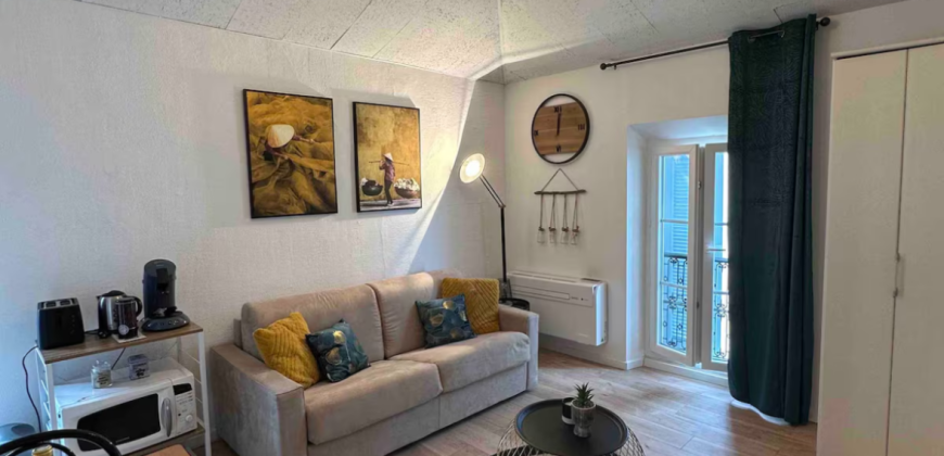 ARF/22 – Golfe Juan, Charmant Studio meublé 18.03m² climatisé 3ème Et. sans ascenseur, Front de Mer